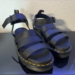 DR. MARTENS BLAIRE HYDRO LEATHER STRAP SANDALS SIZE 7